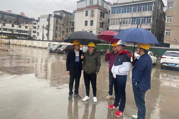 1609314856473257.jpg 南昌市政公用集團領(lǐng)導(dǎo)蒞臨桃花南路安置房項目指導(dǎo)工作600400P1.jpg