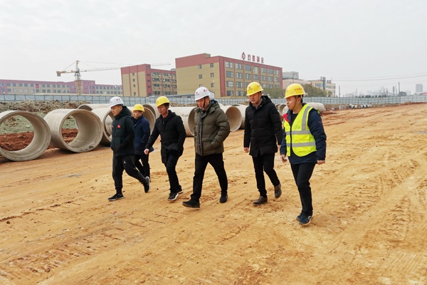 南昌市政建設(shè)黨委書記徐旭廣州路東延市政工程項目指導工作600400P2.jpg