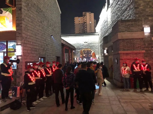 1613718743778223.jpg 南昌市政建設(shè)集團(tuán)春節(jié)守護(hù)萬壽宮歷史文化街區(qū)6003.jpg