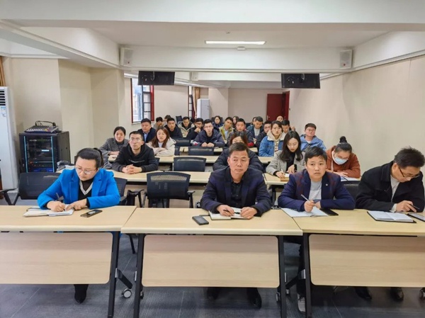 1616397482409686.jpg 南昌市政建設(shè)集團(tuán)財(cái)務(wù)部組織開(kāi)展財(cái)務(wù)部辦事指南講解6003.jpg