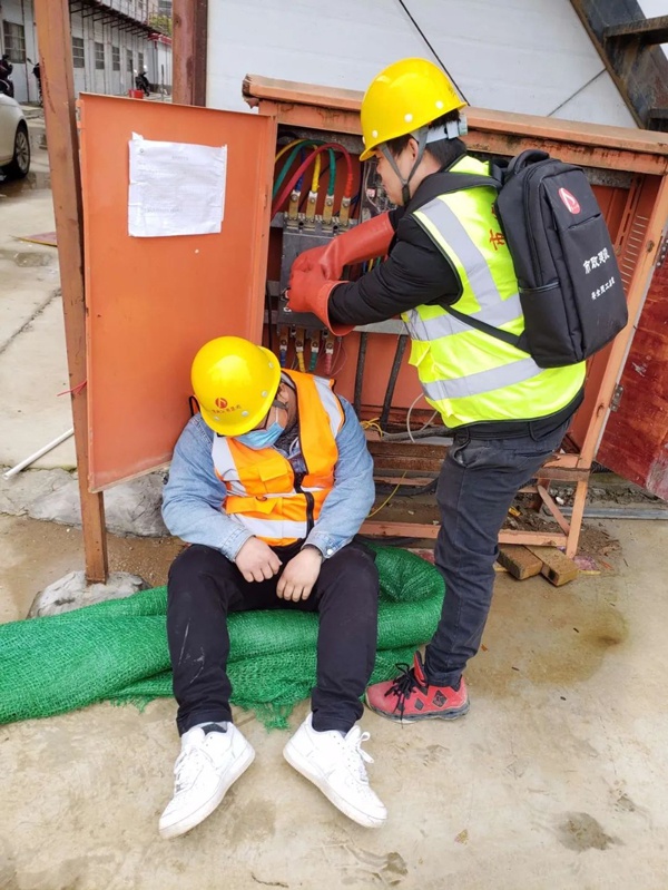 1616398365543341.jpg 南昌市政建設(shè)集團開展觸電事故應(yīng)急救援演練6002.jpg