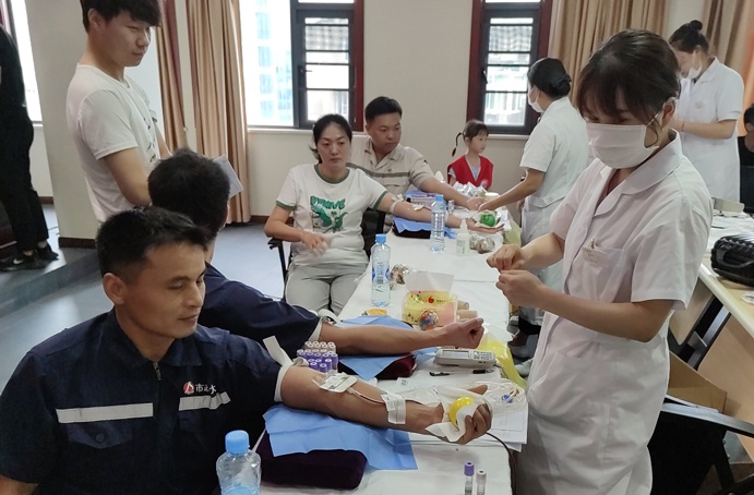 1625724445970238.jpg 2021南昌市政建設(shè)集團(tuán)組織無(wú)償獻(xiàn)血6916.jpg