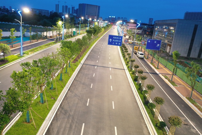 1643245208741820.jpg 691南昌市政建設(shè)集團(tuán)有限公司2021年江西省首條綠色科技示范路竣工通車(chē).jpg