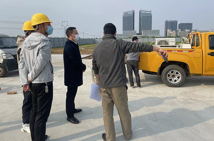 1650526479132763.jpg 付海華對唐人科技產業(yè)園項目進行疫情防控工作檢查.jpg