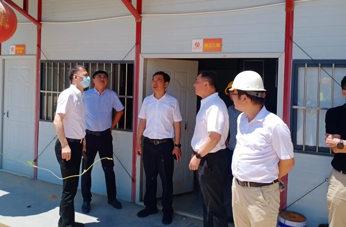 南昌市政公用集團萬義輝到天祥大道安置房項目檢查指導