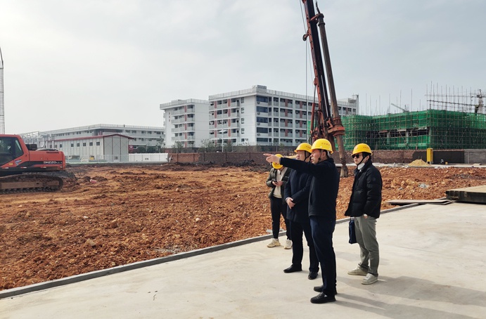 呂文前往贛州項目調(diào)研慰問 呂文前往贛州項目調(diào)研慰問