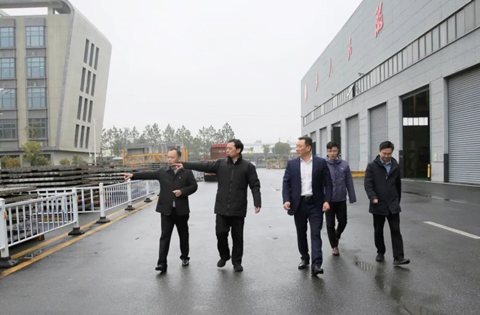 市政公用集團黨委副書記、總經(jīng)理萬義輝到市政遠大公司調(diào)研指導