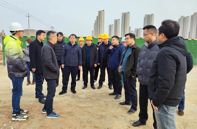 市政公用集團(tuán)黨委副書記總經(jīng)理萬義輝到朱橋東路項目昌東三路項目檢查指導(dǎo)