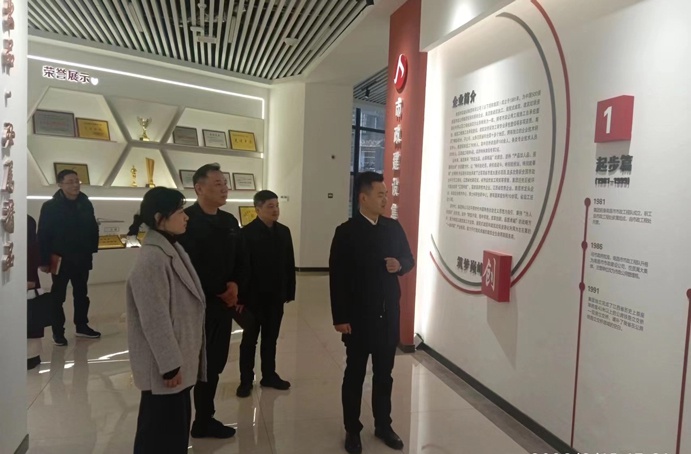 青云譜區(qū)區(qū)委常委楊柳到南昌市政建設(shè)集團(tuán)調(diào)研走訪(fǎng)