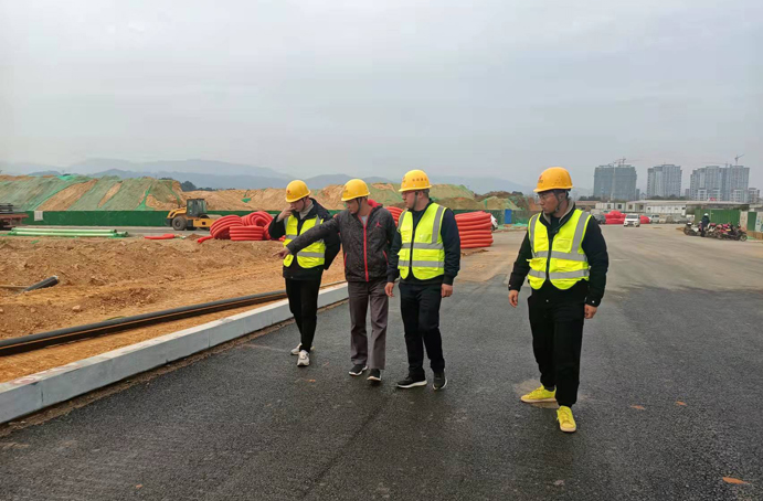 五一勞動(dòng)獎(jiǎng)?wù)芦@得者項(xiàng)目黨支部書記、副總工程師周天奇