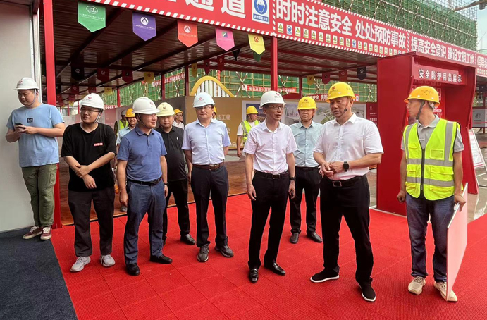 市政公用集團總工程師鄭學平到新建區(qū)職業(yè)技術學校新校區(qū)建設項目調(diào)研指導