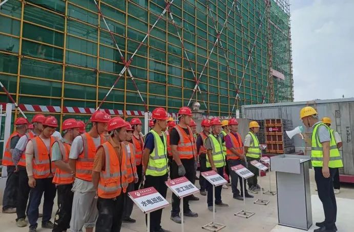 南昌市政建設(shè)集團(tuán)扎實(shí)推進(jìn)高溫季節(jié)安全生產(chǎn)和防暑降溫工作 南昌市政建設(shè)集團(tuán)扎實(shí)推進(jìn)高溫季節(jié)安全生產(chǎn)和防暑降溫工作