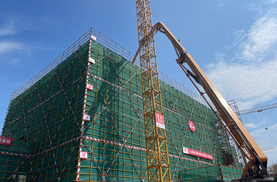 上饒馬家柚產(chǎn)業(yè)園項目生活樓、辦公樓主體結(jié)構(gòu)封頂