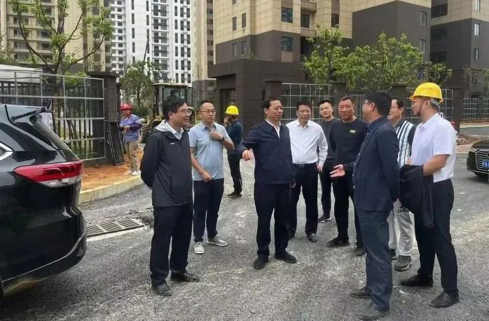 萬義輝到秦坊安置房、杭州路項目調研