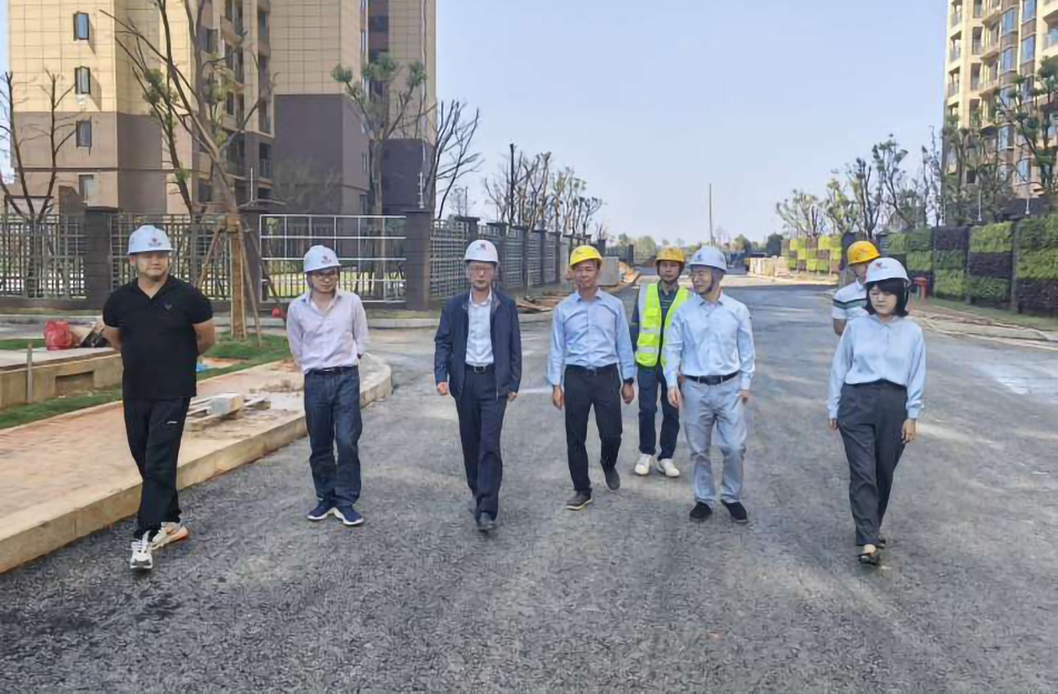 鄭學(xué)平到秦坊安置房項(xiàng)目、杭州路項(xiàng)目調(diào)研