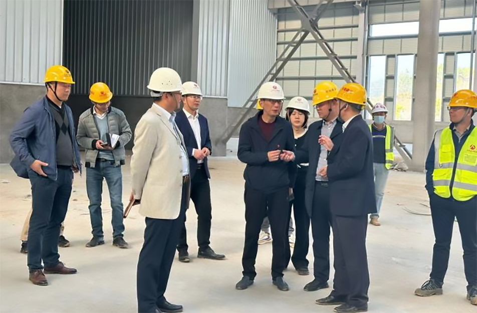 鄭學平到市政綠色建材科技產業(yè)園項目調研
