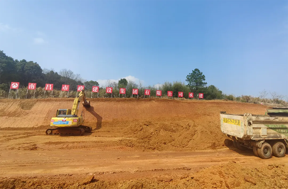 市政建設(shè)重點(diǎn)工程攻堅(jiān)｜云翔大道路基填方85%與廣州路東延北半幅通車(chē)沖刺